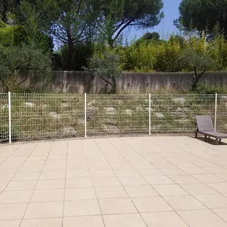 Apartment Cosy Centre Uzes, Parking Gratuit, Piscine